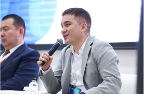 Абзал Нарымбетов — модератор Energy Vibes 2.0